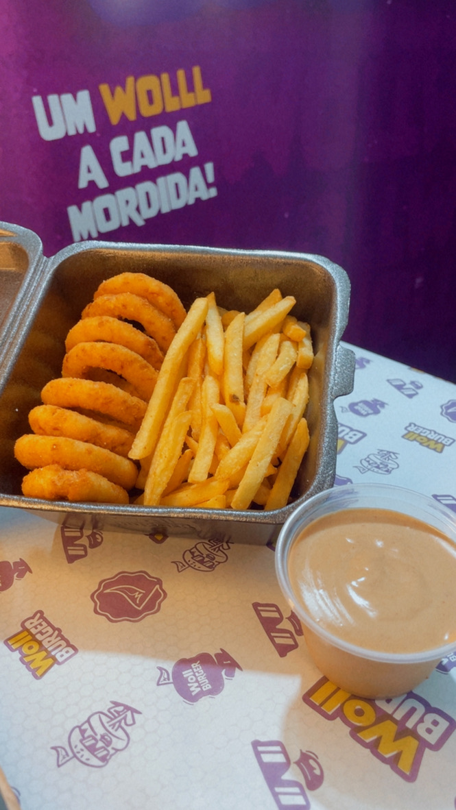 Woll Fries + Onion + Molho defumado
